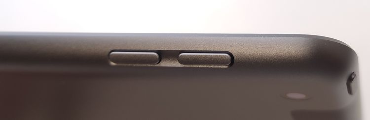 ��������š� iPad ��9���� 64GB ���졼 SIM�ե꡼ ��Ƚ�� �Хåƥ꡼100%