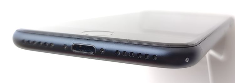 ������ʡ� iPhone SE3 64GB �ߥåɥʥ��� SIM�ե꡼ ��Ƚ�� 82%