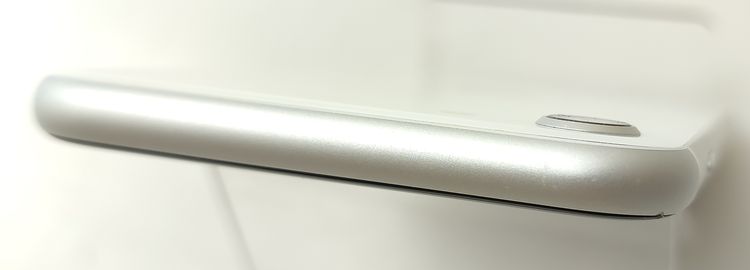 ������ʡ� iPhone SE2 64GB �ۥ磻�� ������SIM�ե꡼ �Хåƥ꡼83%