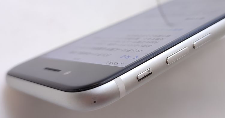 ʡ iPhone SE2 128GB ۥ磻 SIMå Ƚ 76%