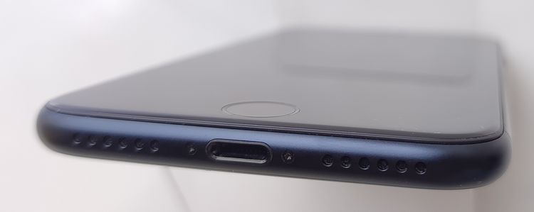 ��������š� iPhone SE3 64GB �ߥåɥʥ��� SIM�ե꡼ ��Ƚ�� 98%