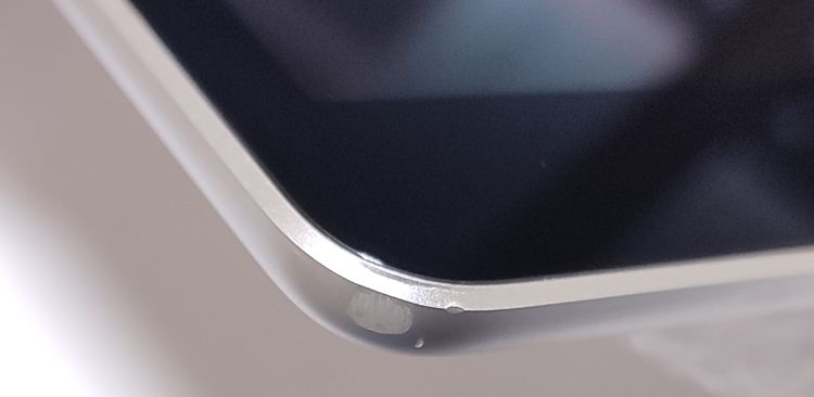 ������ʡ� iPad ��9���� 64GB ����С� SIM�ե꡼ ��Ƚ�� �Хåƥ꡼96%