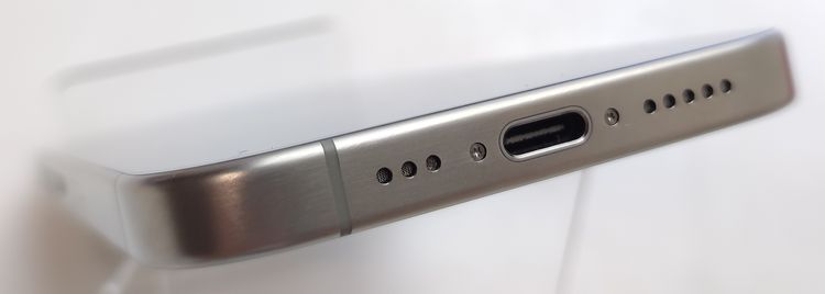 ��������š� iPhone15 Pro 256GB �ʥ����� ������SIM�ե꡼ �Хåƥ꡼85%