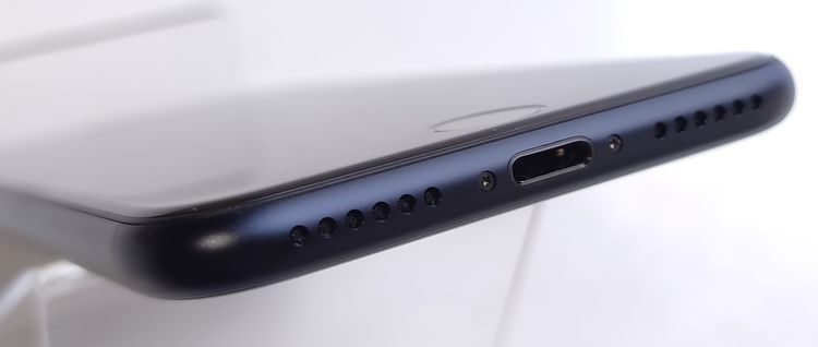 �ڶ˾����ʡ� iPhone SE3 64GB �ߥåɥʥ��� SIM�ե꡼ ��Ƚ�� 90��