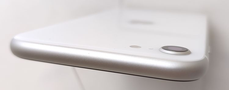 ������ʡ� iPhone SE2 64GB �ۥ磻�� SIM���å�����Ѥ� ��Ƚ�� 92%