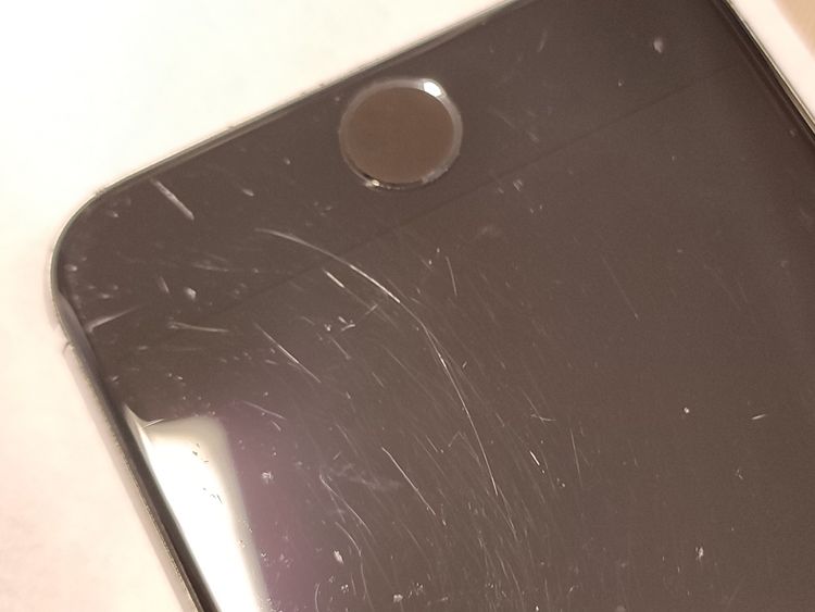 ������ʡ� iPhone SE2 64GB �ۥ磻�� SIM���å�����Ѥ� ��Ƚ�� �Хåƥ꡼74%