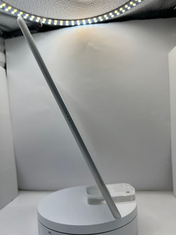 iPad7 32GB ����С����Хåƥ꡼100% WiFi��ǥ�