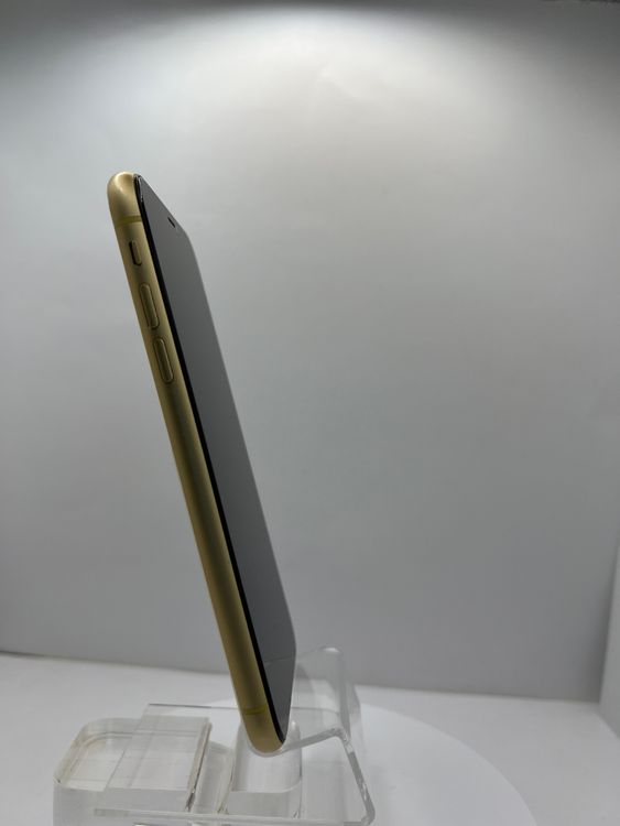 iPhone XR 64GB �����������Хåƥ꡼100% AU��SIM�ե꡼