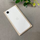 バッテリー 100% iPhone 17e 512GB ホワイト Apple版 SIMフリー