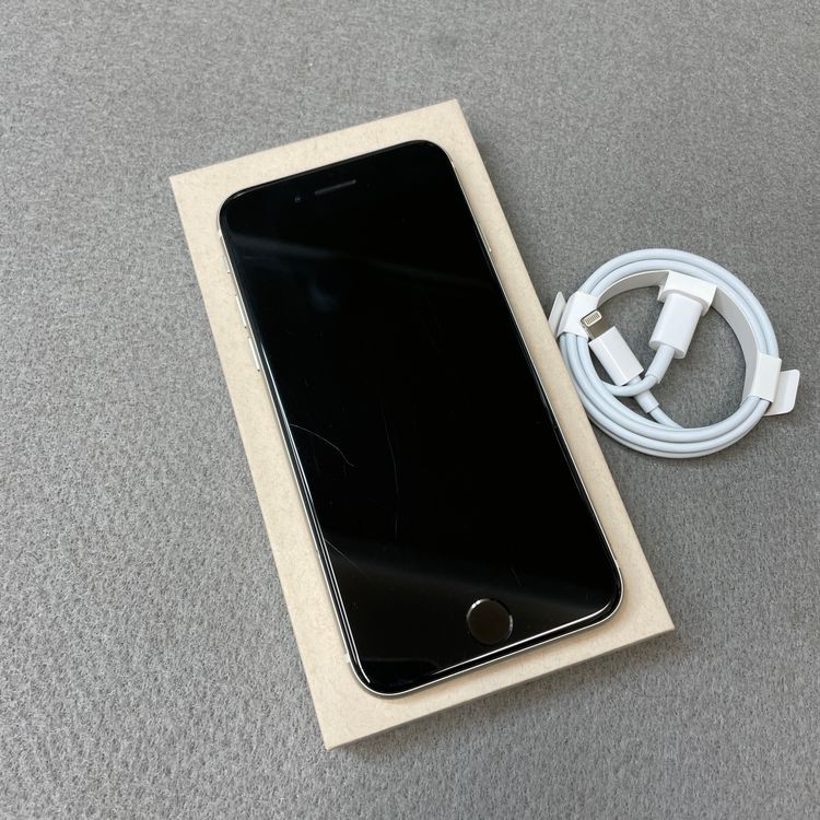 �Хåƥ꡼ 100% iPhone SE3 64GB �������饤�� ������ SIM�ե꡼ ����̵��