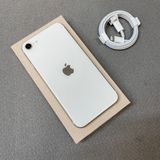 バッテリー 100% iPhone SE3 64GB スターライト 国内版 SIMフリー 送料無料