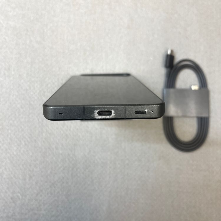 AQUOS R8 Pro 256GB �֥�å� ������ SIM�ե꡼����̵��