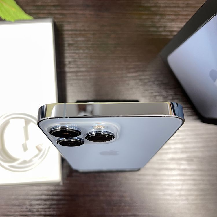 新品同様 iPhone 13Pro 256GB シエラブルー 国内SIMフリー 送料無料