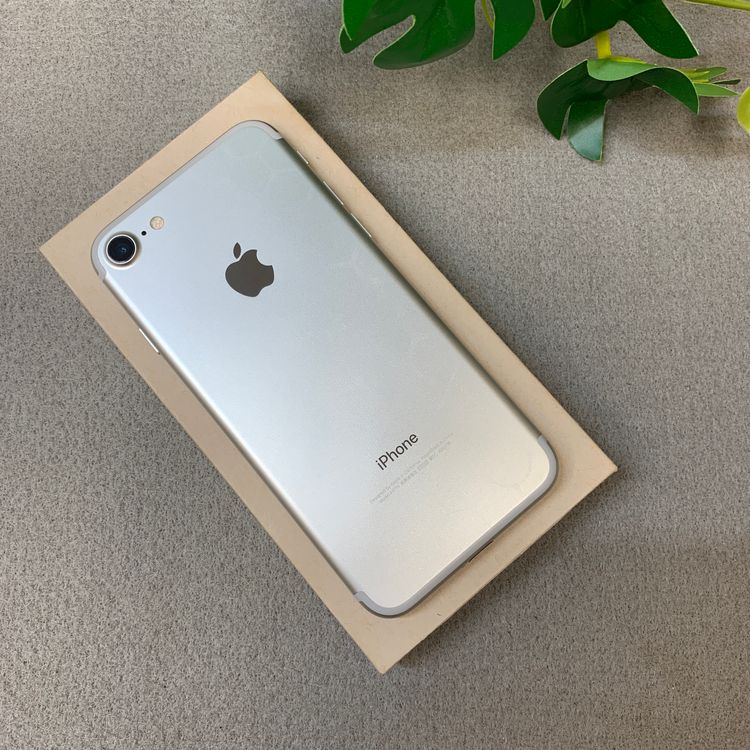 �Хåƥ꡼ 98% iPhone 7 32GB ����С� ������ SIM�ե꡼����̵��