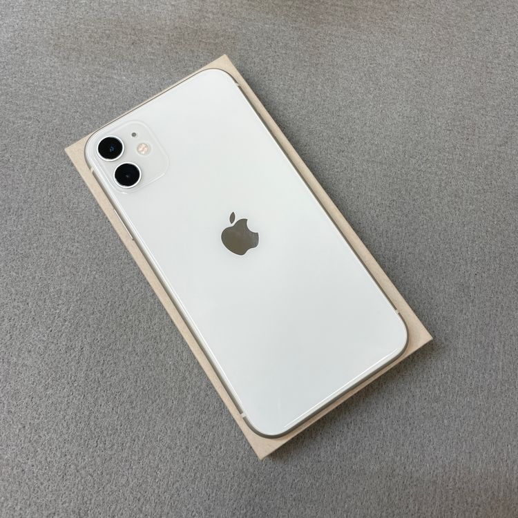 iPhone 11 64GB �ۥ磻�� ������ SIM�ե꡼ ����̵��
