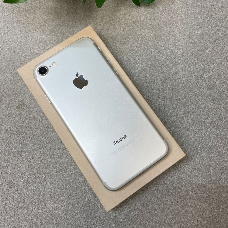 �Хåƥ꡼ 98% iPhone 7 32GB ����С������� SIM�ե꡼����̵��