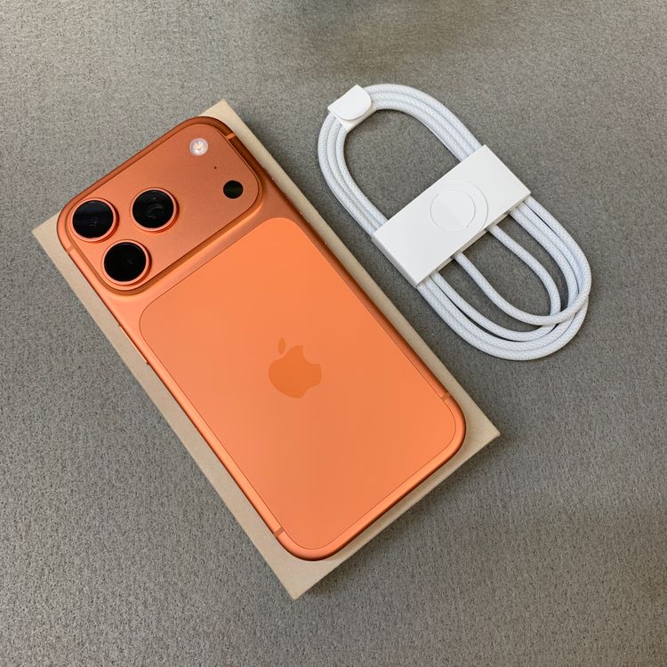 �Хåƥ꡼100% iPhone 17Pro 256GB ����� ������ SIM�ե꡼����̵��