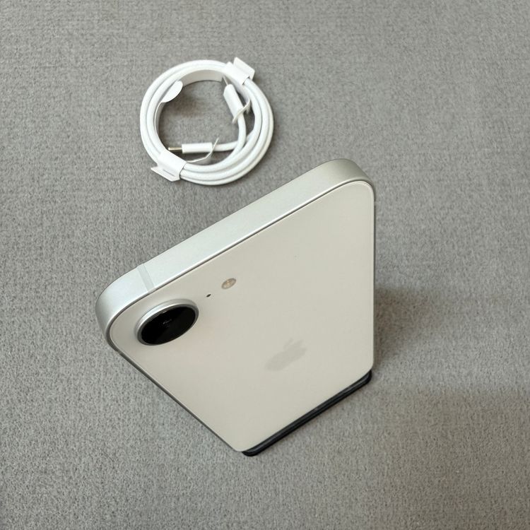 �Хåƥ꡼100% iPhone 16e 128GB �ۥ磻�� ������SIM�ե꡼����̵��