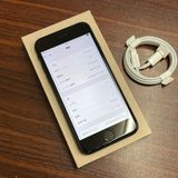 �Хåƥ꡼ 92% iPhone SE3 64GB �ߥåɥʥ��� ������ SIM�ե꡼ ����̵��