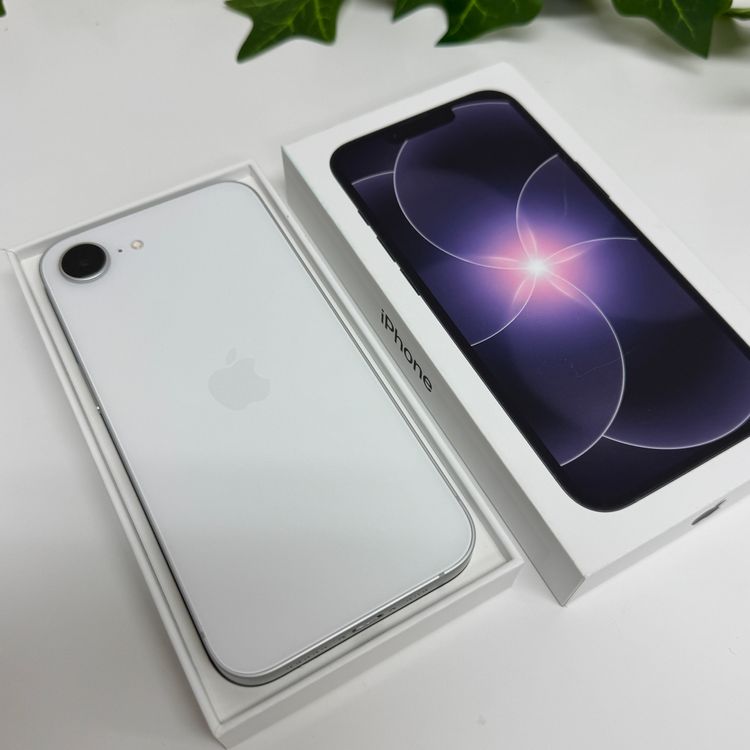�Хåƥ꡼94% iPhone 16e 128GB �ۥ磻�� Apple��SIM�ե꡼