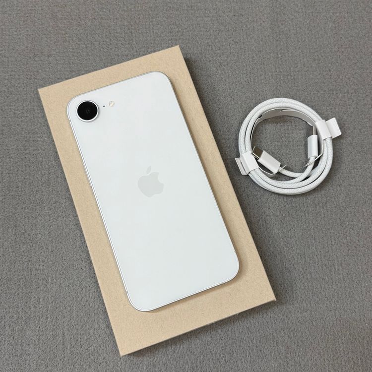 �Хåƥ꡼100% iPhone 16e 128GB �ۥ磻�� ������SIM�ե꡼����̵��