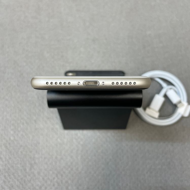 �Хåƥ꡼ 100% iPhone SE3 64GB �������饤�� ������ SIM�ե꡼ ����̵��