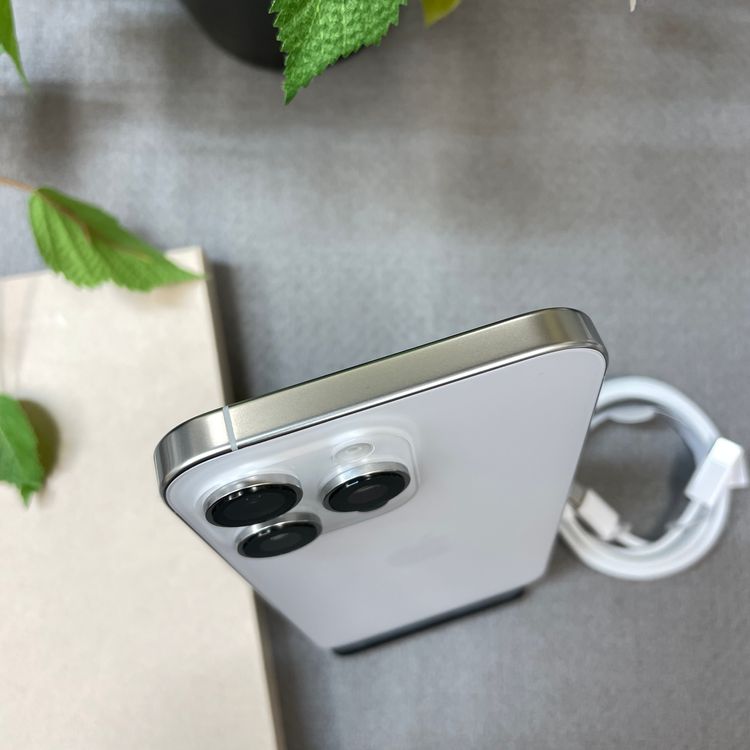 ����Ʊ�� iPhone 16ProMax 512GB �ۥ磻�� ������ SIM�ե꡼����̵��