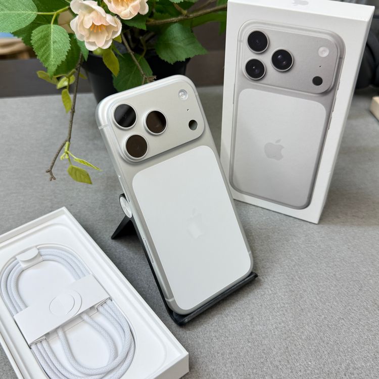 ����Ʊ�� �Хåƥ꡼100% iPhone 17Pro 256GB ����С������� SIM�ե꡼