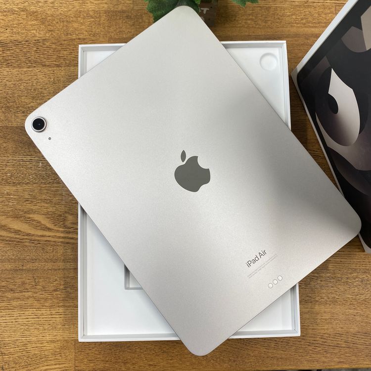 iPad Air(��5����) 64GB �������饤�� Wi-Fi��ǥ� ����̵��