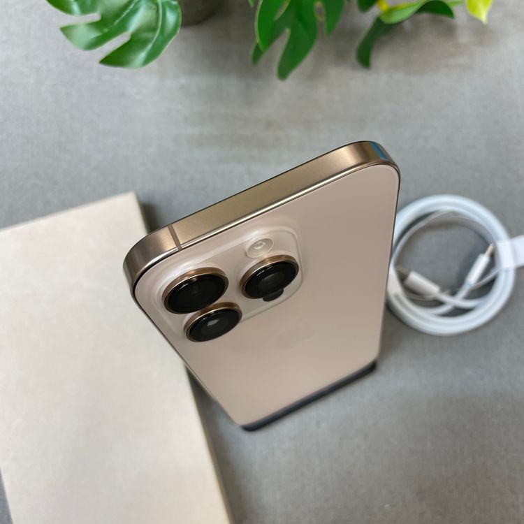 �Хåƥ꡼ 87�� iPhone16Pro 512GB �ǥ����� ������ SIM�ե꡼ ����̵��