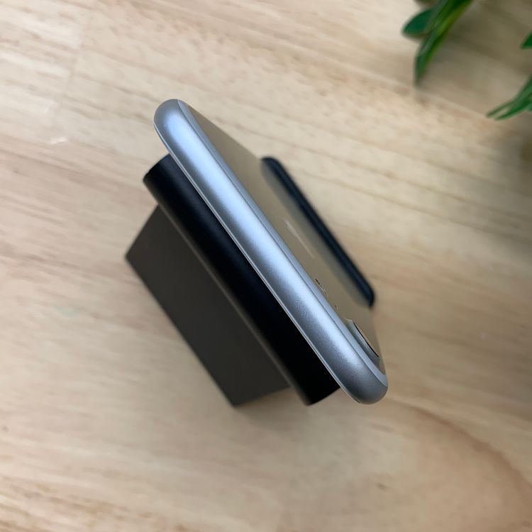 �Хåƥ꡼ 85% iPhone 7 32GB ����С������� SIM�ե꡼����̵��