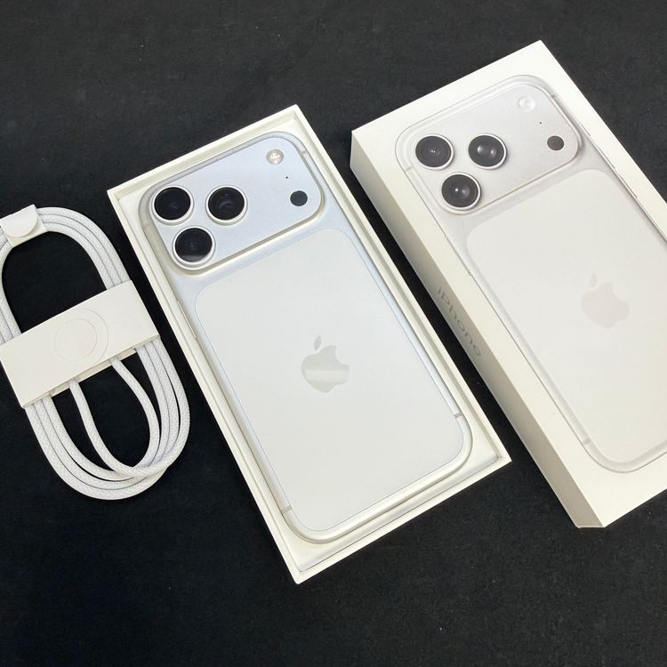 �Хåƥ꡼100% iPhone 17Pro 256GB ����С� Apple�� SIM�ե꡼