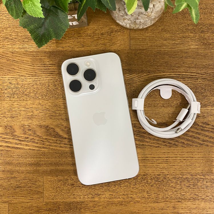 iPhone 15Pro 256GB �ۥ磻�� ������ SIM�ե꡼ ����̵��