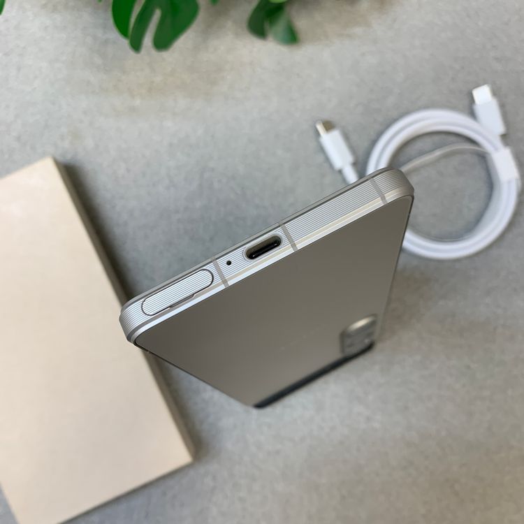 ����Ʊ��Sony Xperia 1 VI SOG13 256GB  AU�� SIM�ե꡼����̵��