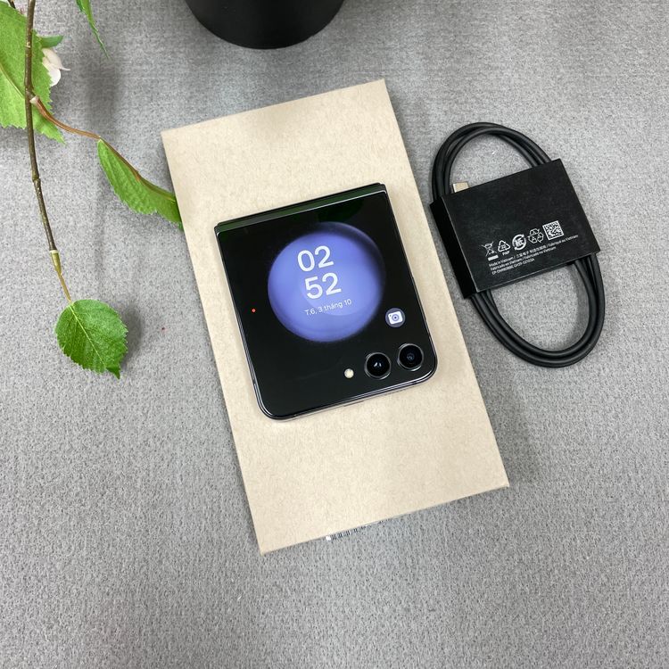 ����Ʊ�� Galaxy Z Flip5 256GB ����ե����� ������SIM�ե꡼ ����̵��