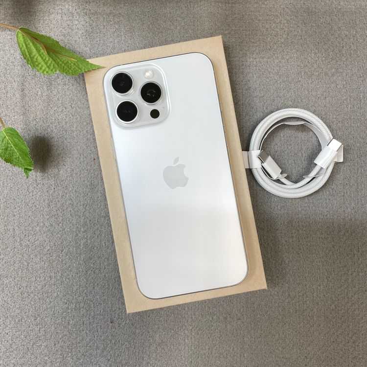 ����Ʊ�� iPhone 16ProMax 512GB �ۥ磻�� ������ SIM�ե꡼����̵��