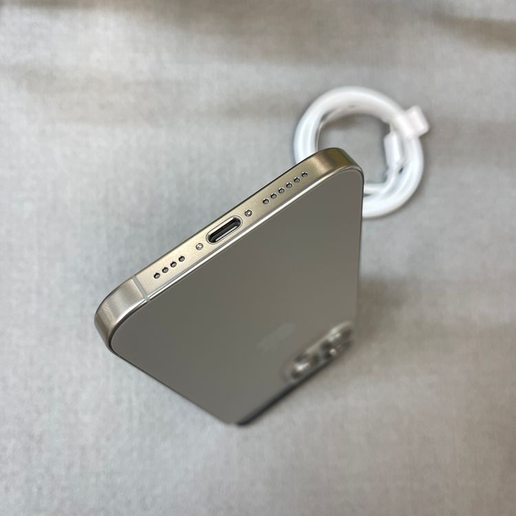 �Хåƥ꡼ 100% iPhone 16ProMax 512GB �ʥ����� ������ SIM�ե꡼