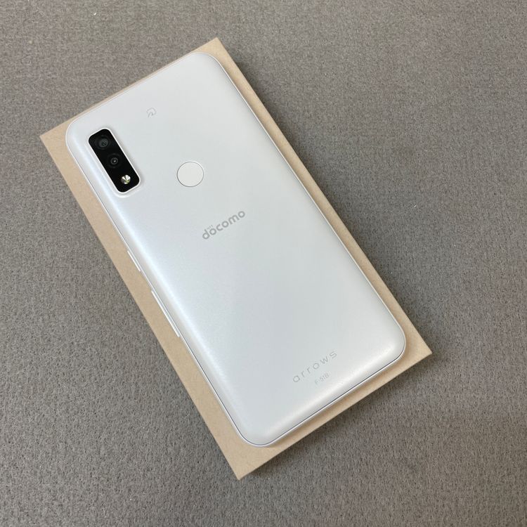 ����Ʊ�� Arrows We F-51B 64GB �ۥ磻�� �ɥ����� SIM�ե꡼ ����̵��