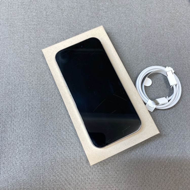 iPhone 16Pro 256GB �ۥ磻�� ������ SIM�ե꡼����̵��