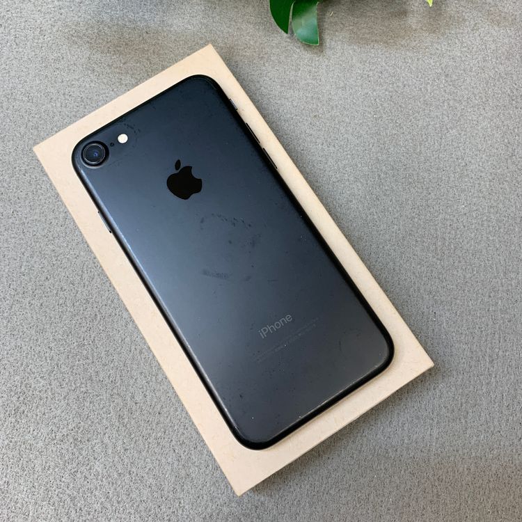 �Хåƥ꡼86% iPhone 7 32GB ���졼������ SIM�ե꡼����̵��