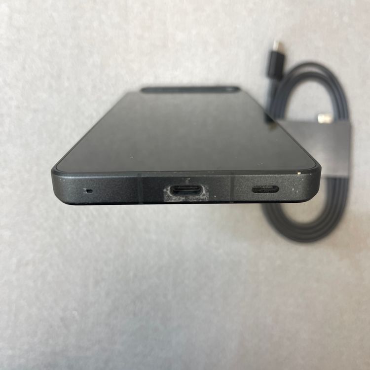 AQUOS R8 Pro 256GB �֥�å� ������ SIM�ե꡼����̵��