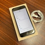 �Хåƥ꡼ 99% iPhone SE3 64GB �������饤�� ������ SIM�ե꡼ ����̵��