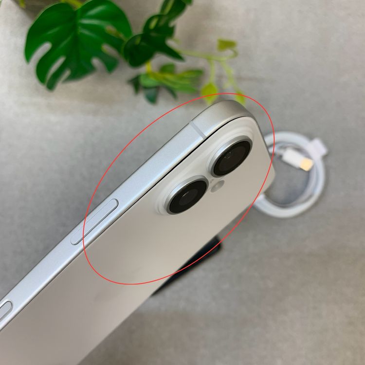 �Хåƥ꡼ 100�� iPhone17 256GB �ۥ磻�� ������ SIM�ե꡼ ����̵��