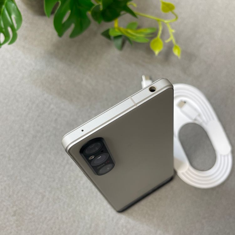 Sony Xperia 1 V SO-51D 256GB ����С� ������ SIM�ե꡼����̵��