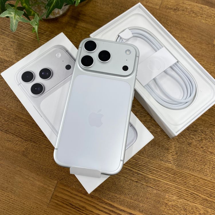 �Хåƥ꡼100% iPhone 17Pro 256GB ����С������� SIM�ե꡼����̵��