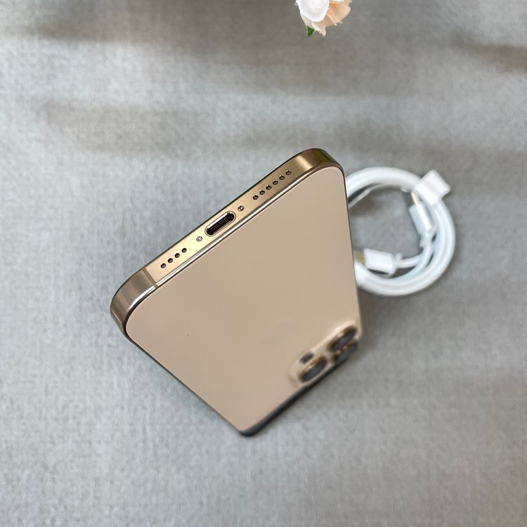 �Хåƥ꡼ 94% iPhone 16ProMax 512GB �ǥ����� ������ SIM�ե꡼