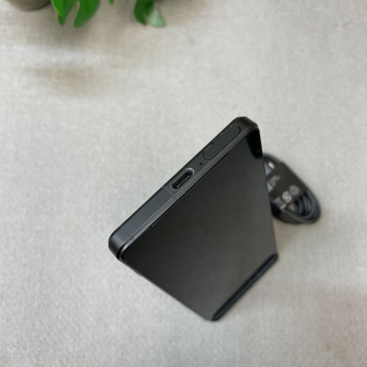 Sony Xperia 1 V SO-51D 256GB �֥�å� ������ SIM�ե꡼����̵��