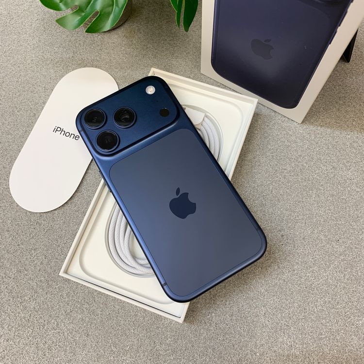 �Хåƥ꡼100% iPhone 17Pro 256GB �ǥ����ץ֥롼 Apple�� SIM�ե꡼