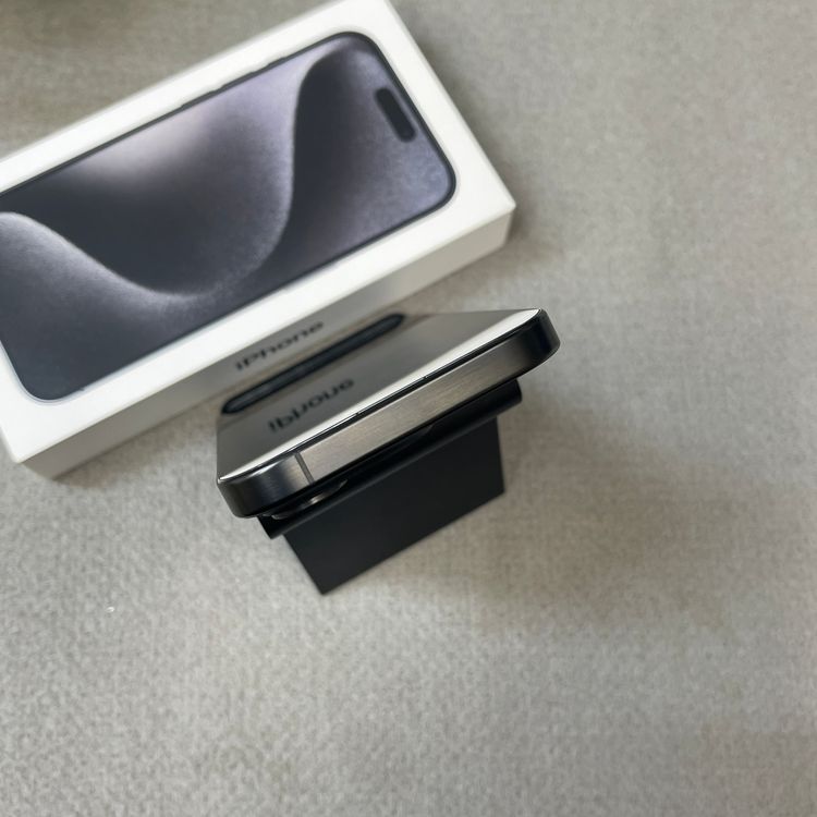 iPhone 15Pro 128GB �֥�å� ������ SIM�ե꡼ ����̵��