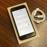 �Хåƥ꡼ 98% iPhone SE3 64GB �ߥåɥʥ��� ������ SIM�ե꡼ ����̵��
